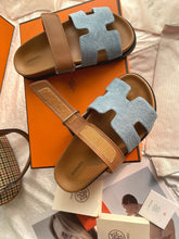 Carregar imagem no visualizador da galeria, Hermes Chypre Sandal Denim
