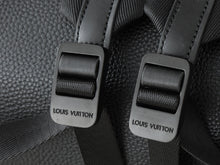 Carregar imagem no visualizador da galeria, Mochila All Black Louis Vuitton Signature
