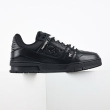Carregar imagem no visualizador da galeria, Tênis Trainer Louis Vuitton Preto Cad White
