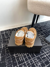 Carregar imagem no visualizador da galeria, Prada Trail faded suede sneakers
