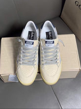 Carregar imagem no visualizador da galeria, GOLDEN GOOSE GGDB LTD EDITION
