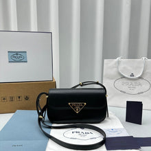 Carregar imagem no visualizador da galeria, Prada Cleo Shoulder Bag
