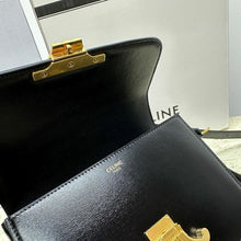 Carregar imagem no visualizador da galeria, BOLSA CLASSIQUE TRIOMPHE CELINE
