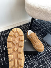 Carregar imagem no visualizador da galeria, Prada Trail faded suede sneakers
