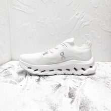 Carregar imagem no visualizador da galeria, LOEWE x On Cloudtilt White
