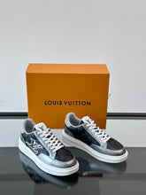 Carregar imagem no visualizador da galeria, Tênis New Louis Vuitton Preto/Prata
