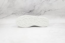 Carregar imagem no visualizador da galeria, Alexander Mcqueen Oversized Black White Sole
