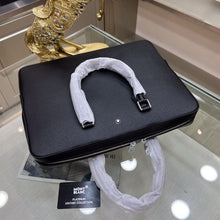 Cargar imagen en el visor de la galería, Mochila Montblanc Negra Extreme
