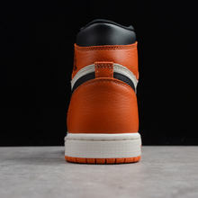 Carregar imagem no visualizador da galeria, Jordan 1 Retro Shattered Backboard 555088-005
