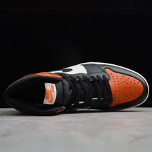 Carregar imagem no visualizador da galeria, Jordan 1 Retro Shattered Backboard 555088-005
