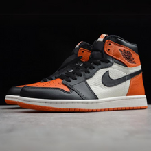 Carregar imagem no visualizador da galeria, Jordan 1 Retro Shattered Backboard 555088-005
