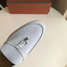 Carregar imagem no visualizador da galeria, Mocassim Loro Piana Cad Summer Ice Blue Suede
