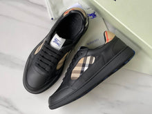 Carregar imagem no visualizador da galeria, Tênis Burberry Preto Leather and Check Terrace
