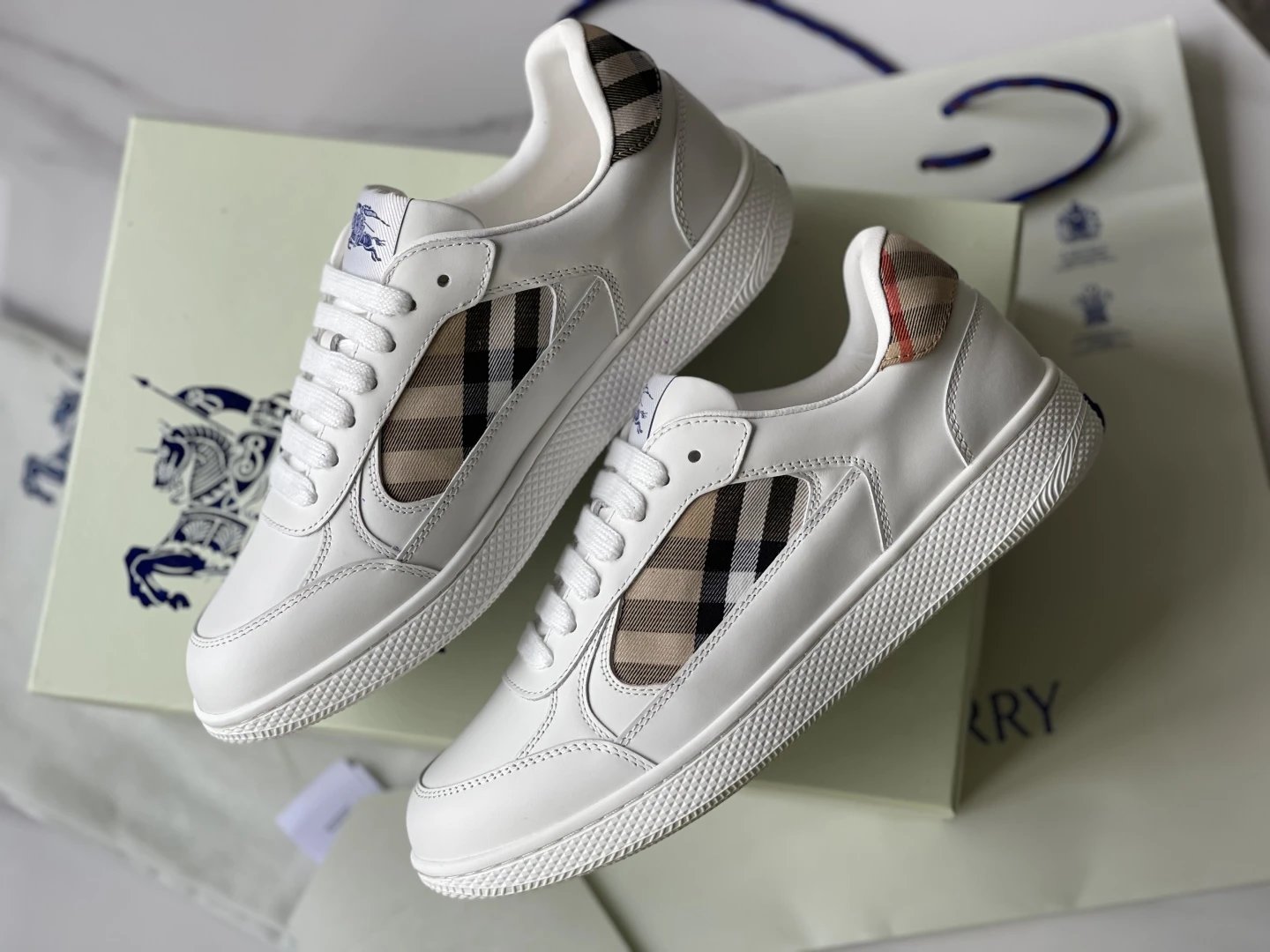 Tênis Burberry Branco Leather and Check Terrace