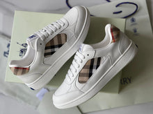 Carregar imagem no visualizador da galeria, Tênis Burberry Branco Leather and Check Terrace

