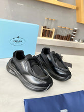 Carregar imagem no visualizador da galeria, Prada Brushed Leather Sneakers Bike Fabric Suede - Black A1016330
