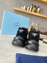 Carregar imagem no visualizador da galeria, Prada Brushed Leather Sneakers Bike Fabric Suede - Black A1016330
