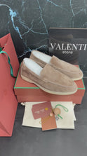 Carregar e reproduzir vídeo no visualizador da galeria, Mocassim Summer Walk da LP Blush Beige

