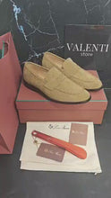 Carregar e reproduzir vídeo no visualizador da galeria, Sergio Loafer Loro Piana Camel
